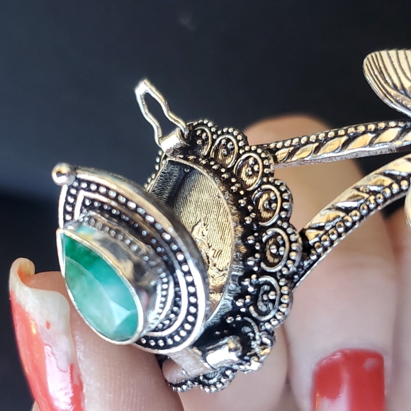 New Emerald 925 Silver Butterflies Poison Cuff Bracelet. - Picture 6 of 11